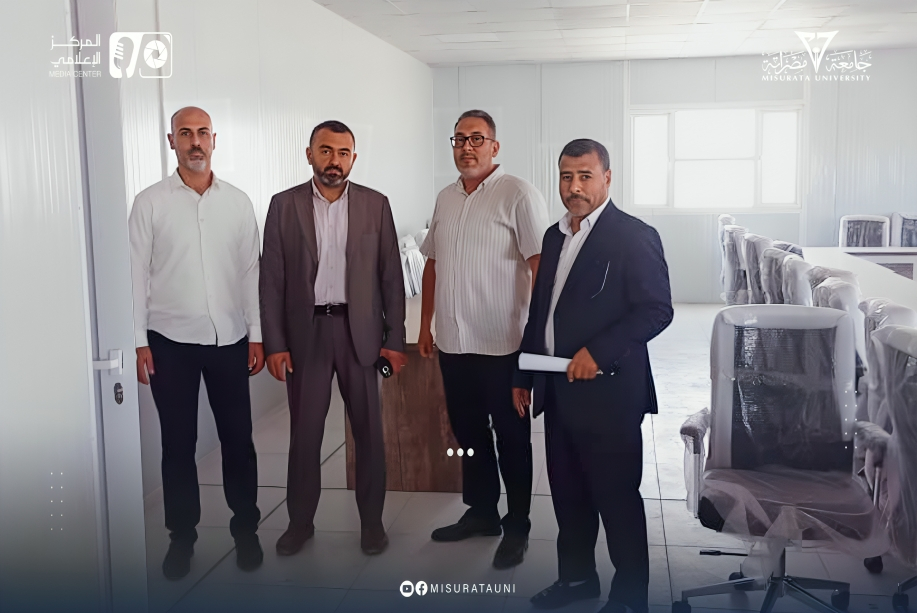 وفد جامعة مصراتة يزور كلية الطب البشري ويعقد اجتماعًا حول العملية التعليمية