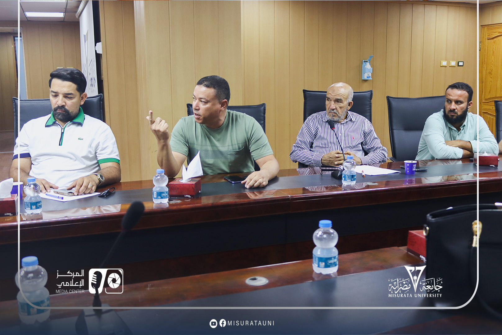 المسجل العام بجامعة مصراتة يعقد اجتماعًا لمتابعة وتطوير البوابة الإلكترونية للطلبة