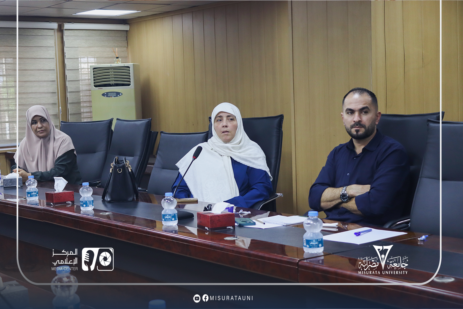 المسجل العام بجامعة مصراتة يعقد اجتماعًا لمتابعة وتطوير البوابة الإلكترونية للطلبة