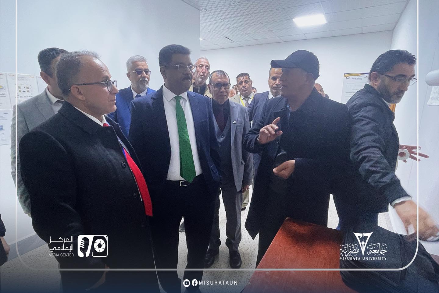 على هامش مؤتمر "ابن بطوطة".. افتتاح معرض فني يجسد الإرث الثقافي والحضاري بكلية التربية