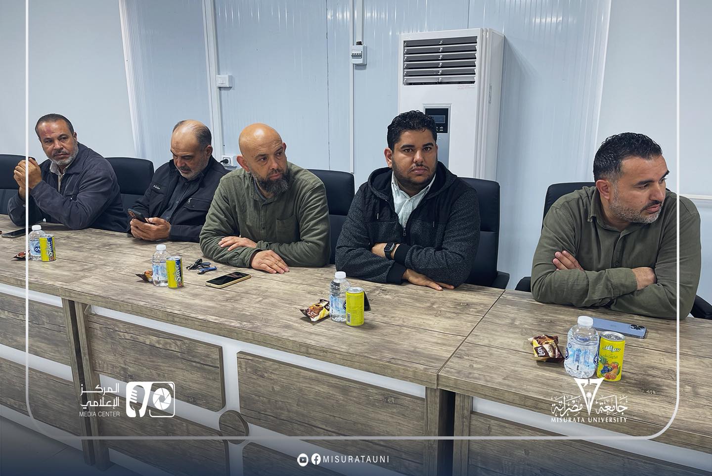 كلية الطب البشري بجامعة مصراتة تنظم اجتماعًا تحفيزيًا وتكرّم موظفيها المتميزين