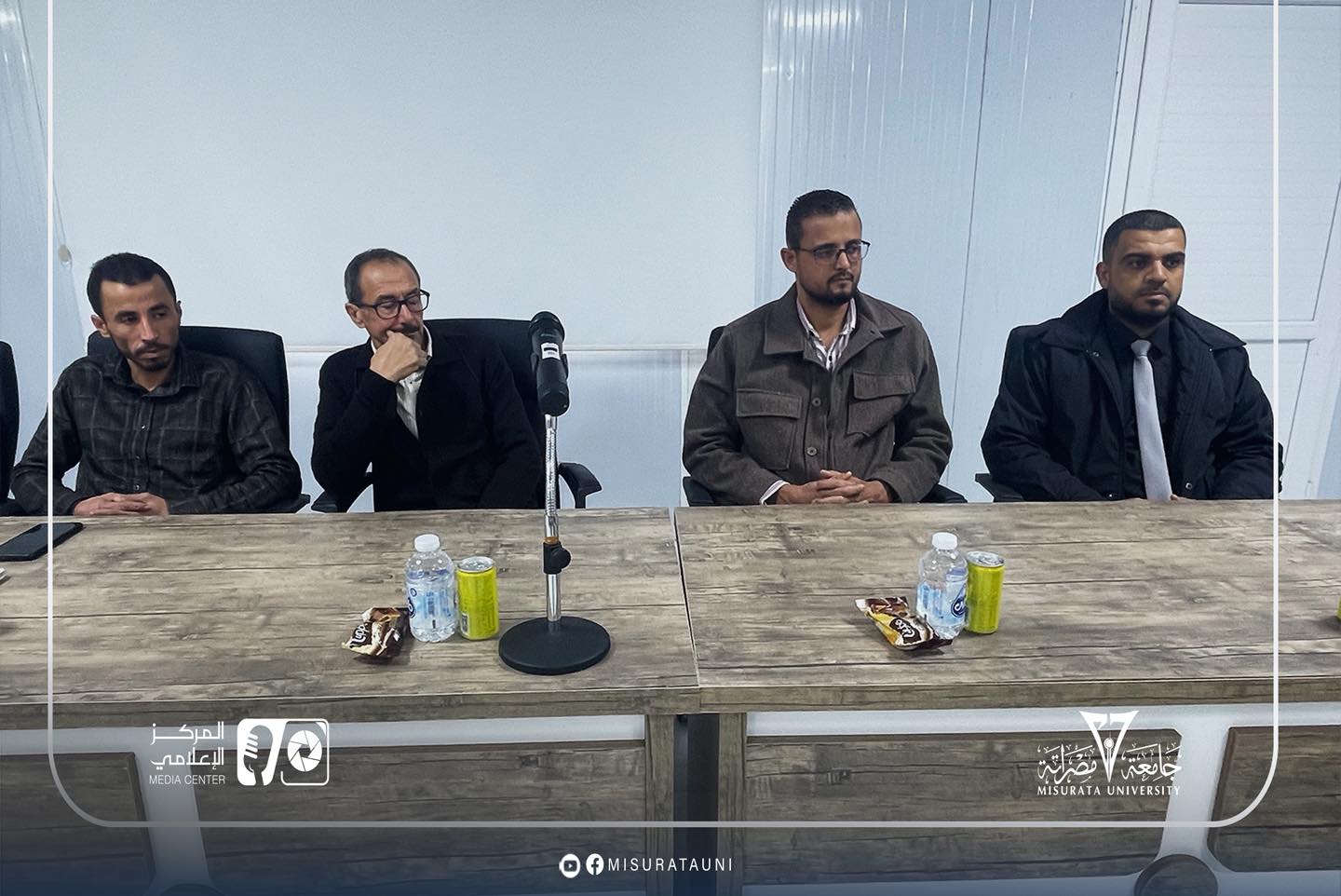 كلية الطب البشري بجامعة مصراتة تنظم اجتماعًا تحفيزيًا وتكرّم موظفيها المتميزين