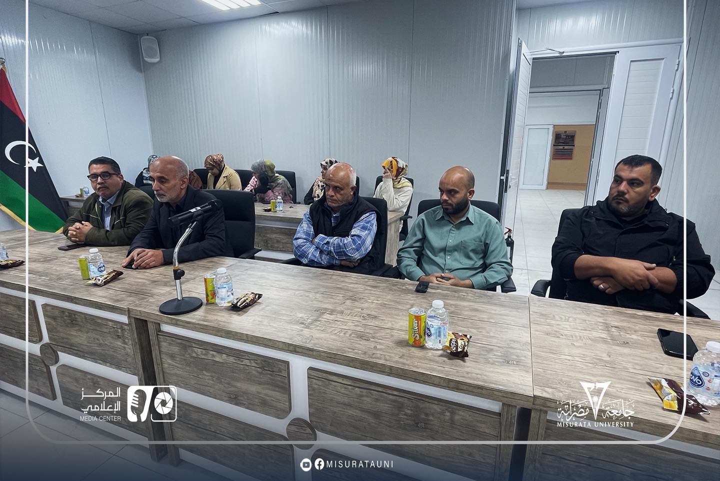 كلية الطب البشري بجامعة مصراتة تنظم اجتماعًا تحفيزيًا وتكرّم موظفيها المتميزين