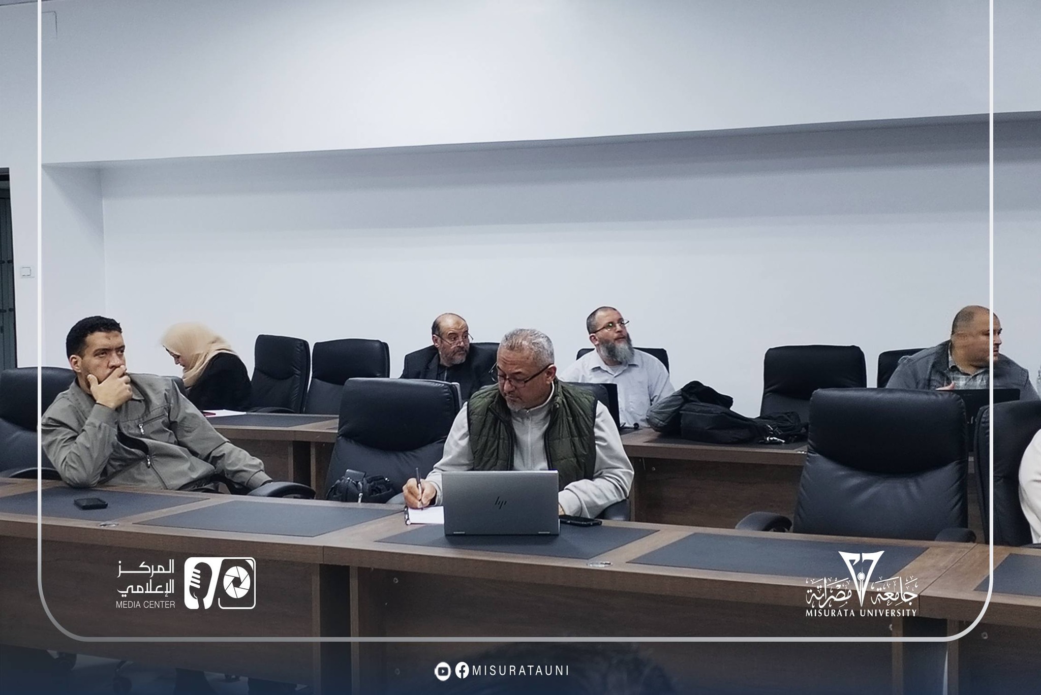 جامعة مصراتة تنظم ورشة تدريبية حول استبيانات تقييم الأداء باستخدام Google Form وتقنيات الذكاء الاصطناعي