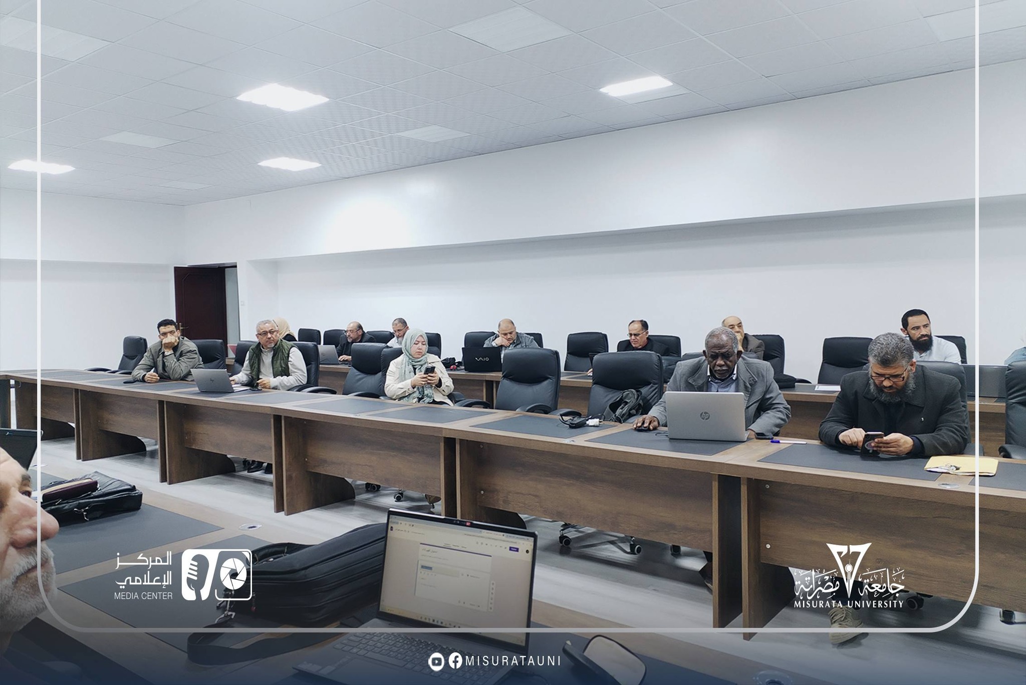 جامعة مصراتة تنظم ورشة تدريبية حول استبيانات تقييم الأداء باستخدام Google Form وتقنيات الذكاء الاصطناعي